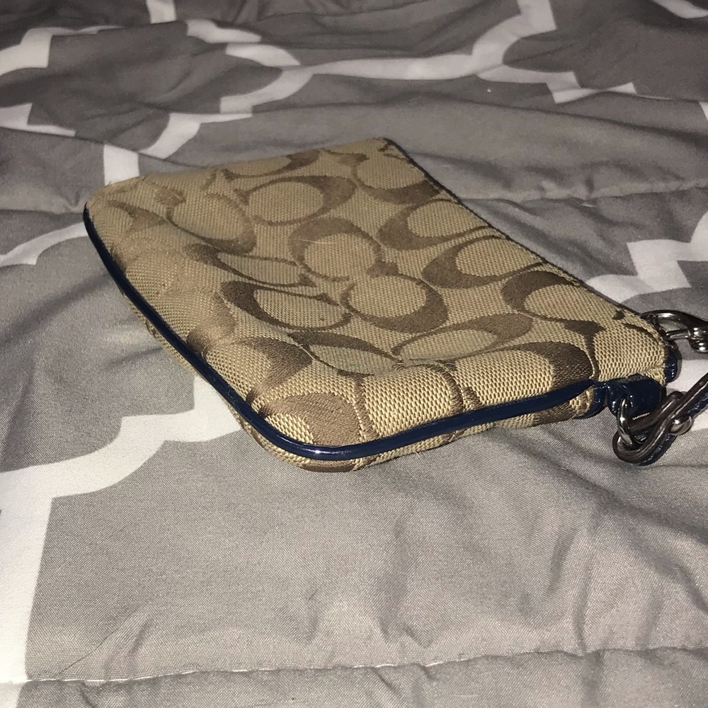 Small Wristlet In Signature Canvas - Picture 4 of 8